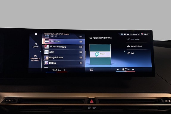 BMW iX 9 of 15