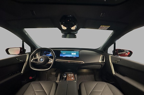 BMW iX 11 of 15
