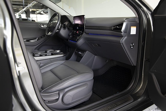 Hyundai IONIQ 26 of 27