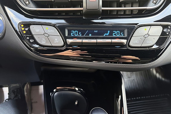 Toyota C-HR 22 of 24