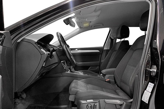 Volkswagen Passat 10 of 15