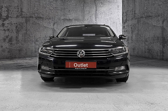 Volkswagen Passat 2 of 15