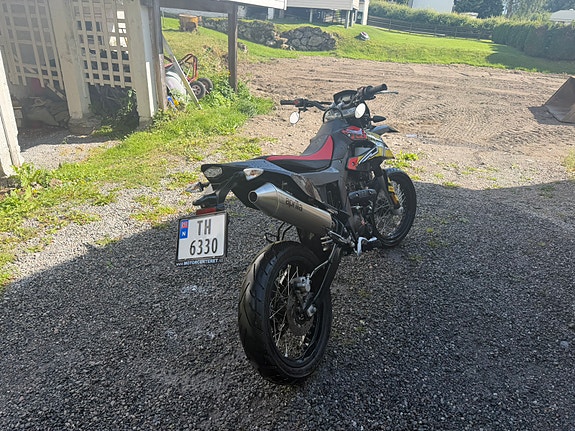 Aprilia SX 125 Super Motard 3 of 12