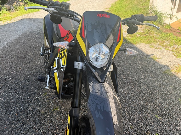 Aprilia SX 125 Super Motard 11 of 12