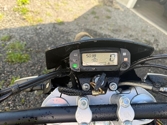 Aprilia SX 125 Super Motard 7 of 12