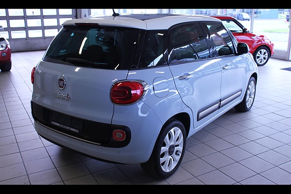 Fiat 500L 7 of 15
