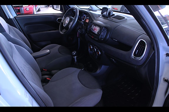 Fiat 500L 11 of 15