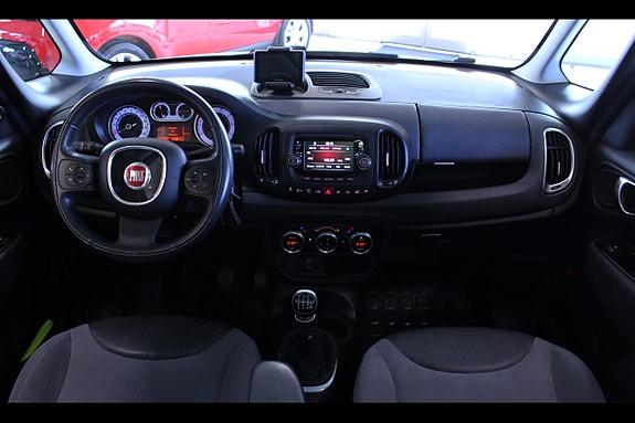 Fiat 500L 8 of 15