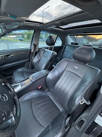 Mercedes-Benz E55 14 of 30