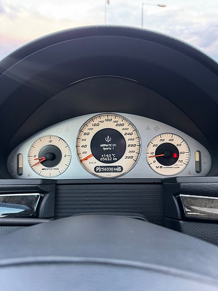 Mercedes-Benz E55 22 of 30