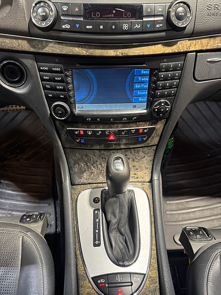 Mercedes-Benz E55 30 of 30