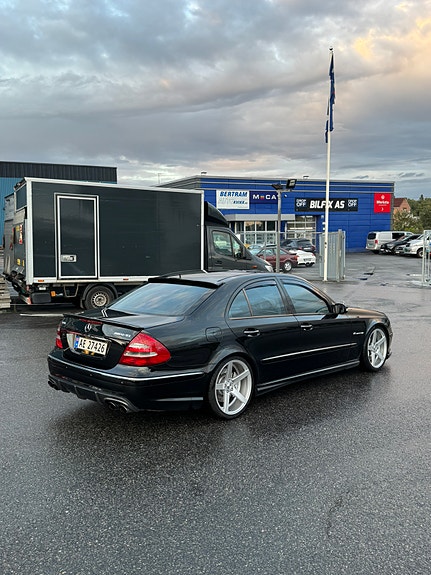 Mercedes-Benz E55 3 of 30