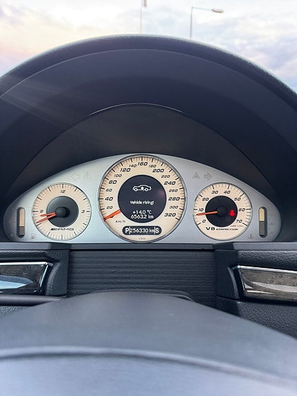 Mercedes-Benz E55 25 of 30