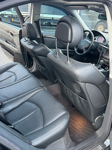 Mercedes-Benz E55 12 of 30