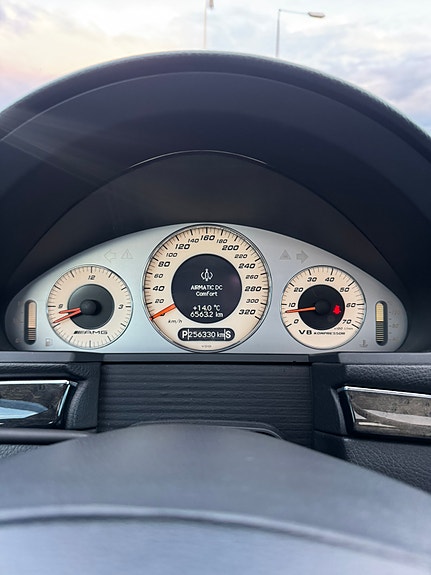 Mercedes-Benz E55 24 of 30