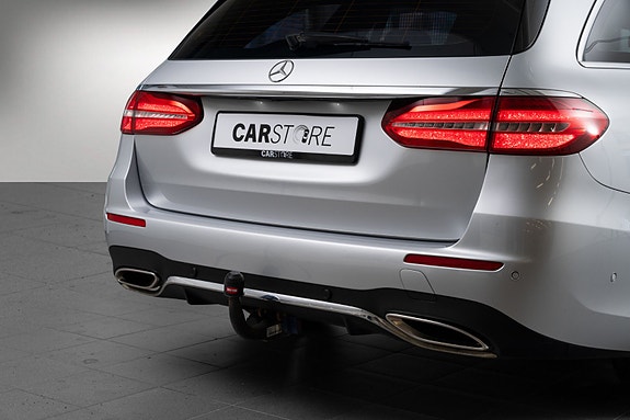Mercedes-Benz E200 7 of 30