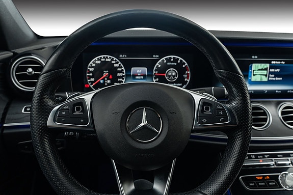Mercedes-Benz E200 11 of 30