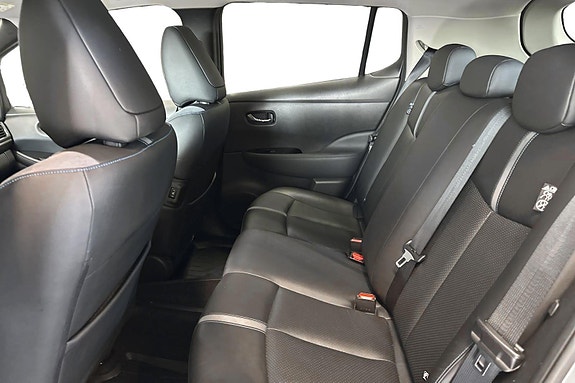 Nissan Leaf 7 of 30