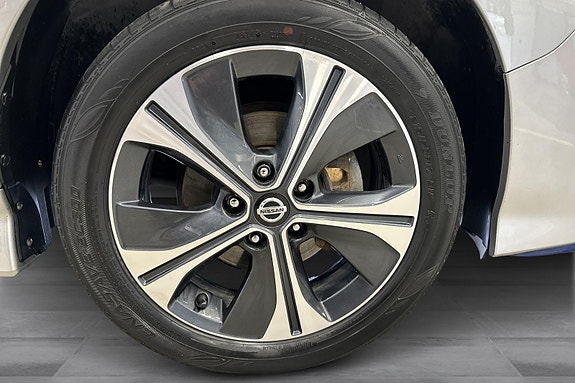 Nissan Leaf 24 of 30