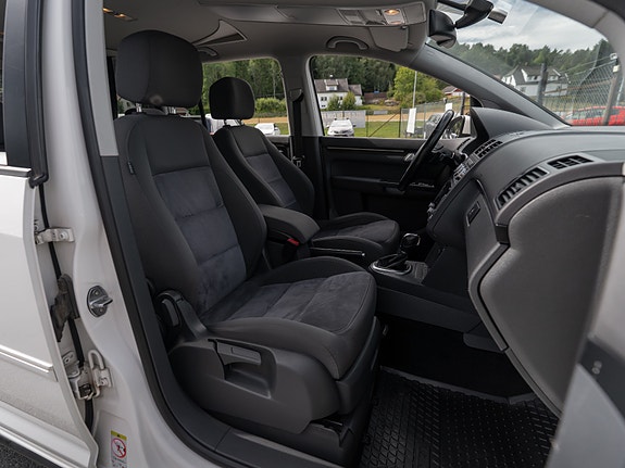 Volkswagen Touran 21 of 30