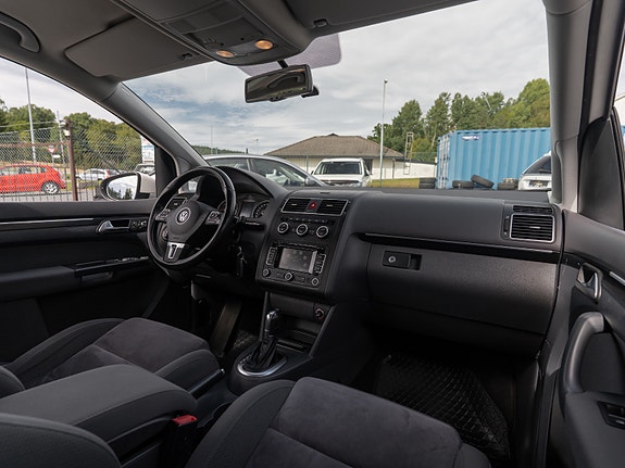 Volkswagen Touran 19 of 30