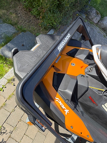 SeaDoo Spark Trixx 3UP 2018 | Kun 45t | 1 eier | Inkl. Henger 3 of 10