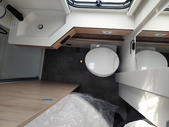 Dethleffs Camper 730 FKR SNOW 27 of 30