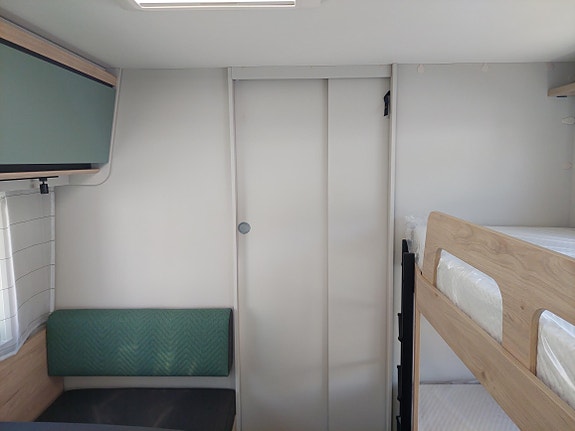 Dethleffs Camper 730 FKR SNOW 23 of 30