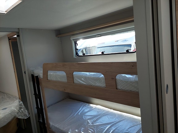 Dethleffs Camper 730 FKR SNOW 19 of 30