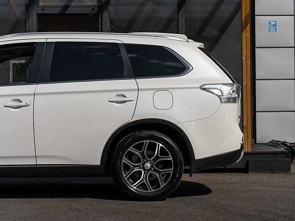 Mitsubishi Outlander 12 of 30