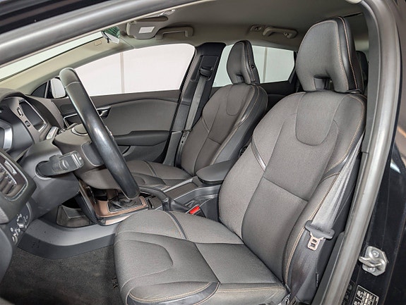 Volvo V40 Cross Country 11 of 20