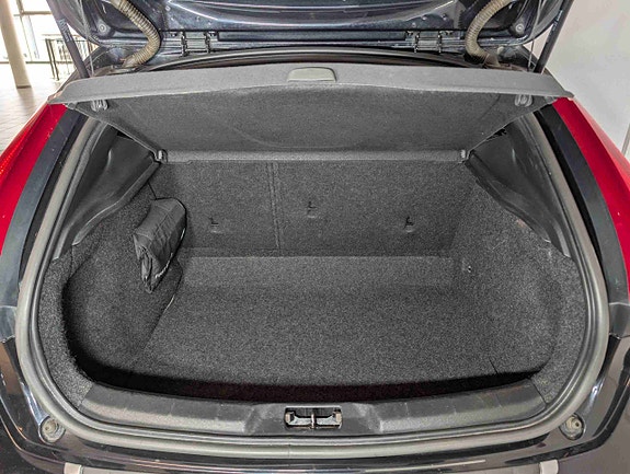 Volvo V40 Cross Country 6 of 20