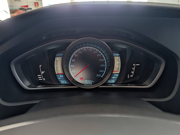 Volvo V40 Cross Country 13 of 20