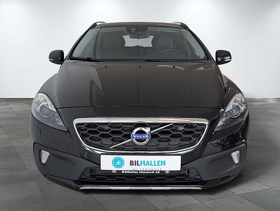 Volvo V40 Cross Country 2 of 20