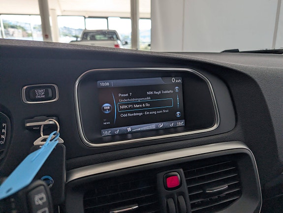 Volvo V40 Cross Country 14 of 20
