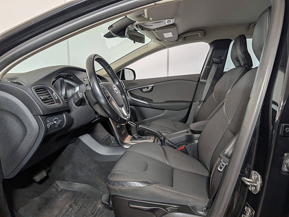 Volvo V40 Cross Country 10 of 20