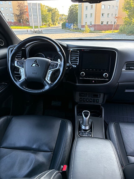 Mitsubishi Outlander 5 of 18