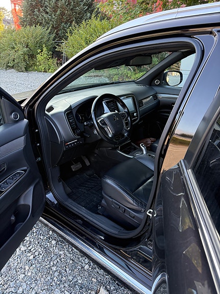 Mitsubishi Outlander 8 of 18