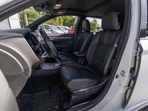 Mitsubishi Outlander 24 of 30