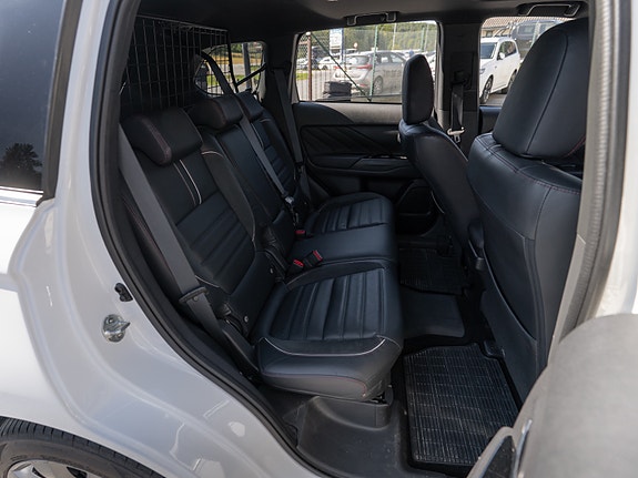 Mitsubishi Outlander 27 of 30