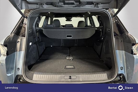Peugeot e-5008 26 of 29