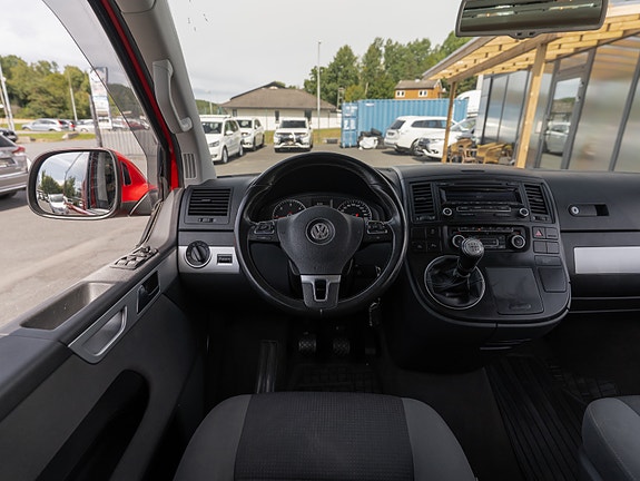 Volkswagen Multivan 25 of 30