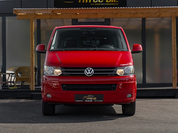 Volkswagen Multivan 2 of 30