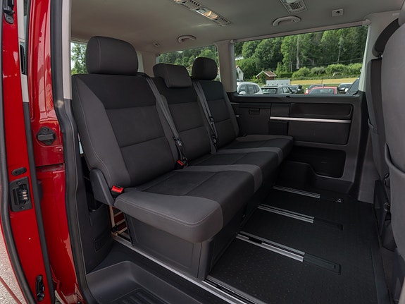 Volkswagen Multivan 21 of 30