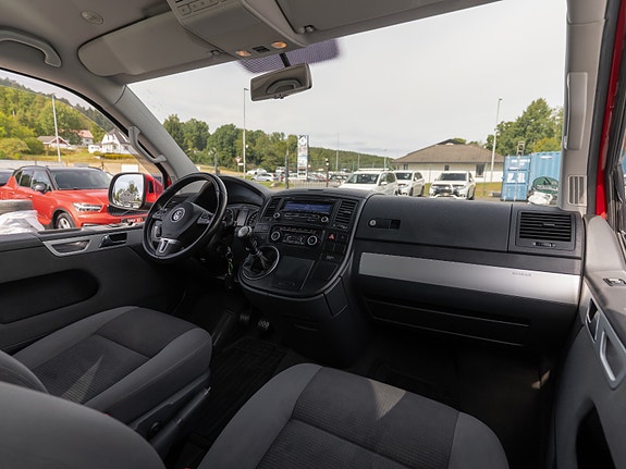 Volkswagen Multivan 18 of 30