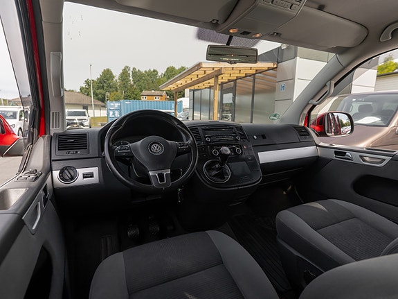 Volkswagen Multivan 17 of 30