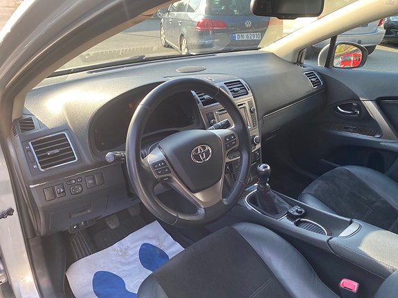 Toyota Avensis 17 of 30