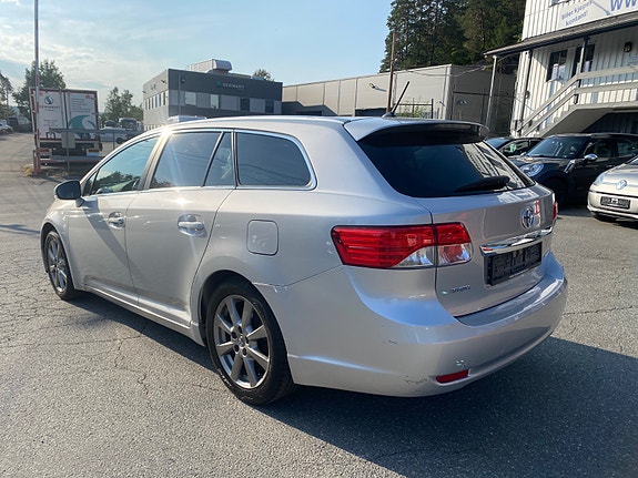 Toyota Avensis 11 of 30