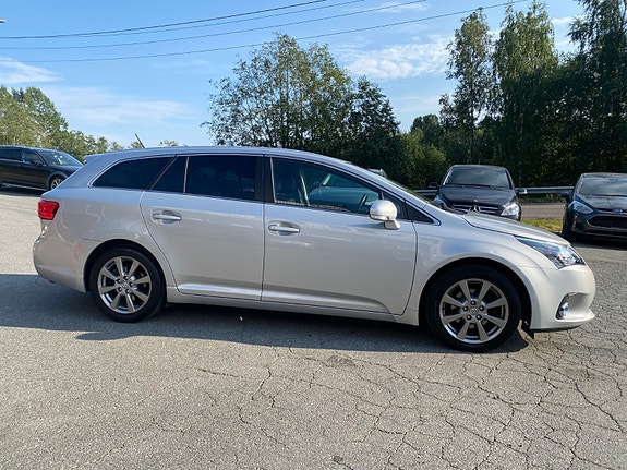 Toyota Avensis 8 of 30