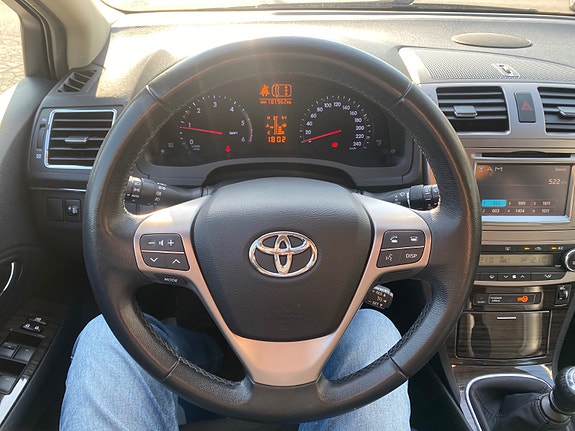 Toyota Avensis 18 of 30